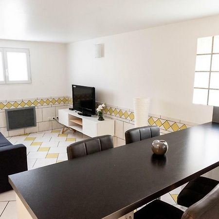 Charmant 2 Pieces Moderne Clichy-sous-Bois Exterior photo